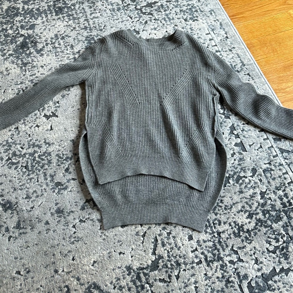 Lululemon size 4 gray sweater in good condition condition!